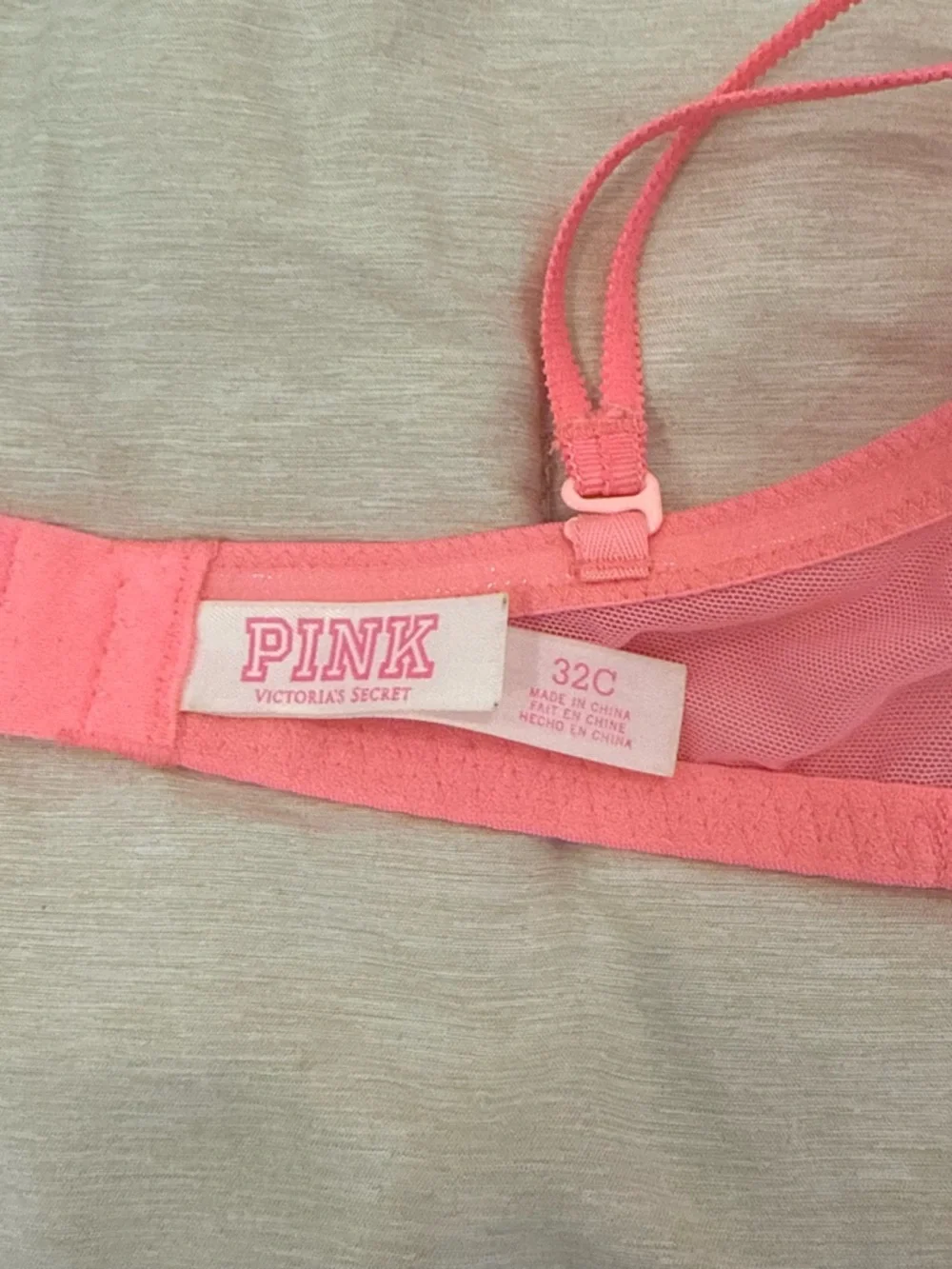 PINK Victoria's Secret Coral Pink Lace Underwire Bra